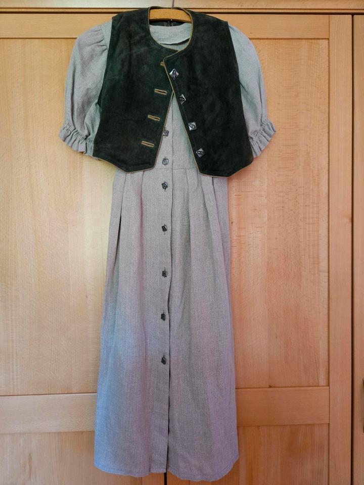 Trachten Kleid Oktoberfest und Trachtenleibchen  Gr. 164 in Aindling