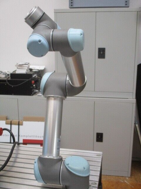 Roboter Cobot Universal Robots UR5 komplett nur ca. 2341 Betriebsstunden in Buchen (Odenwald)