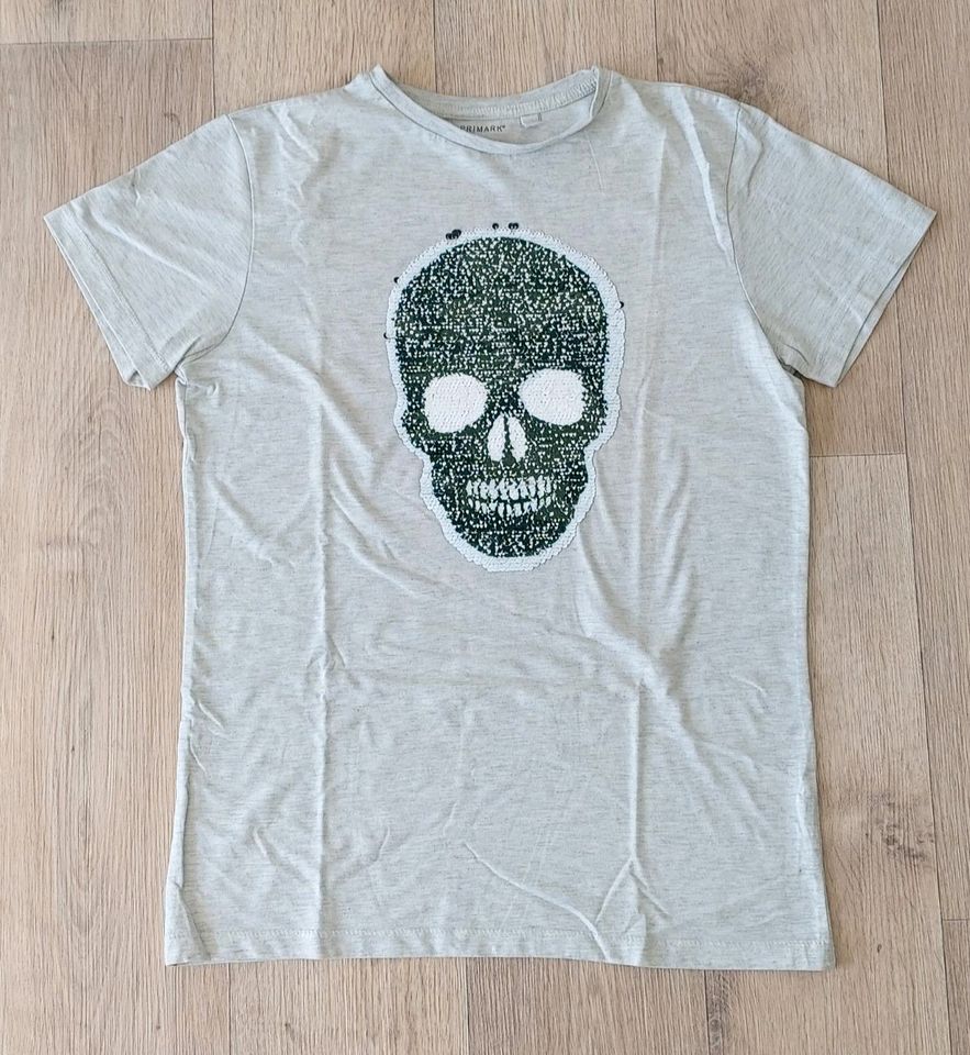 Primark - T - Shirt - mit Totenkopf/ Wendepailletten - Gr. 170 in Rostock