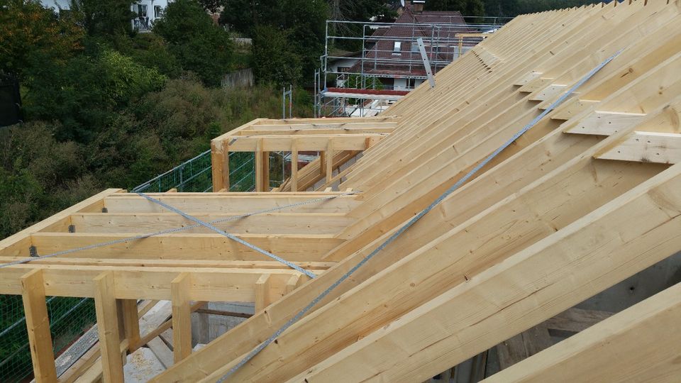 Bauhelfer im Zimmerer- Dachdeckerhandwerk gesucht, ZIMMERMANN in Kleinwallstadt