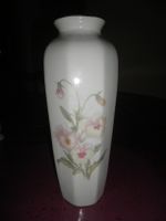 Schöne Vase, Blumenvase mit zarten Blumenmotiven ! Berlin - Reinickendorf Vorschau