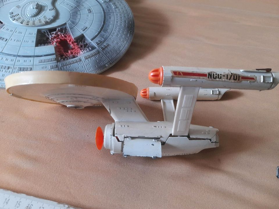 Star Trek Playmates Dinky Toys Raumschiff Enterprise  NCC1701-D in Berlin