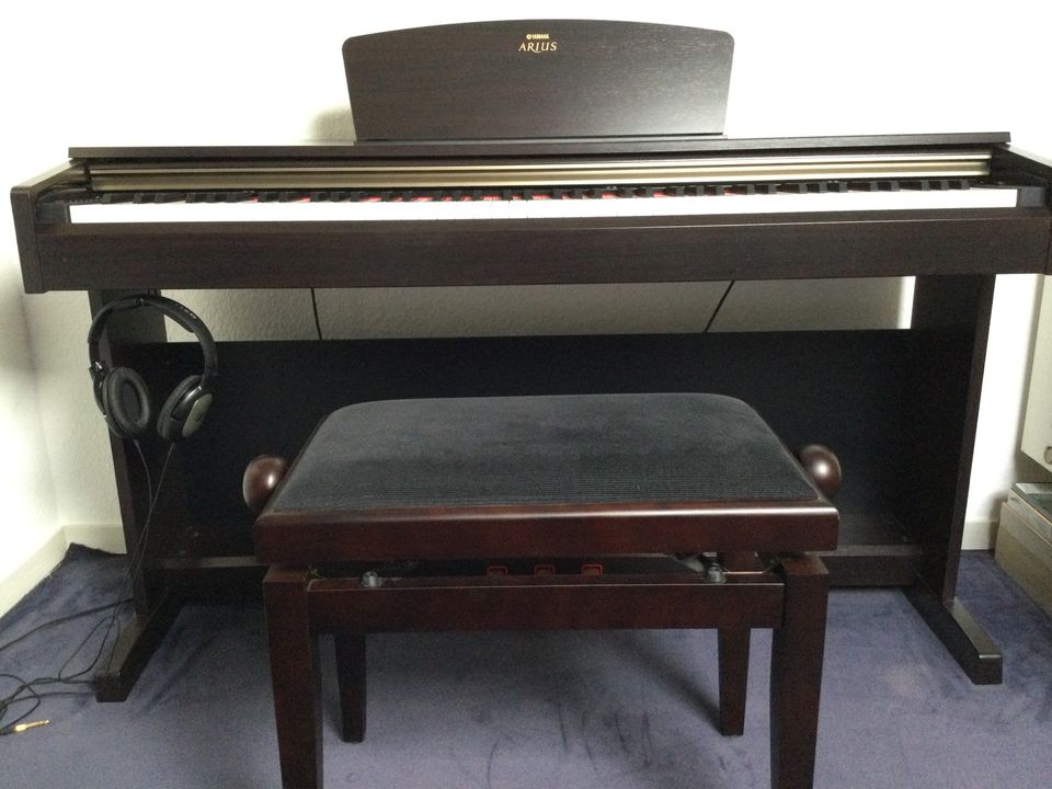 Verkaufe mein neuwertiges E Piano Yamaha Arius YDP 161 R Set in Dormagen