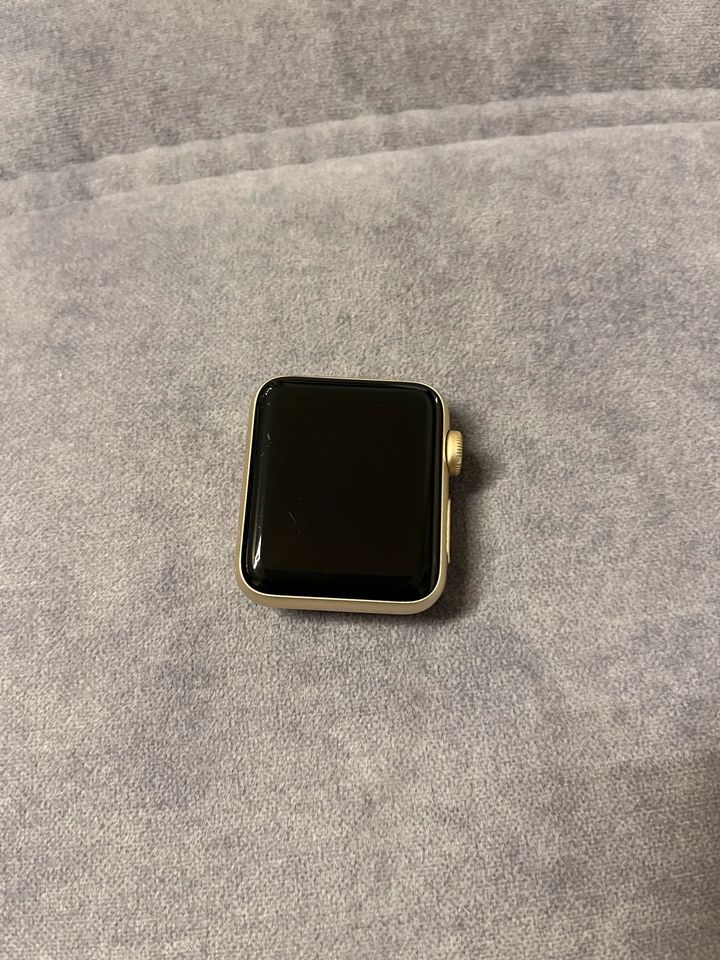 Apple Watch Series 2 38 mm Gold gebraucht in Regnitzlosau