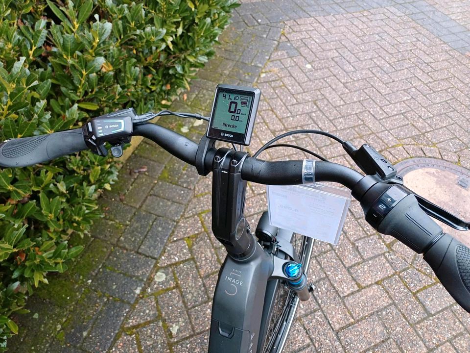 Verschiedene E-Bikes mit Nabenschaltung in Heeslingen