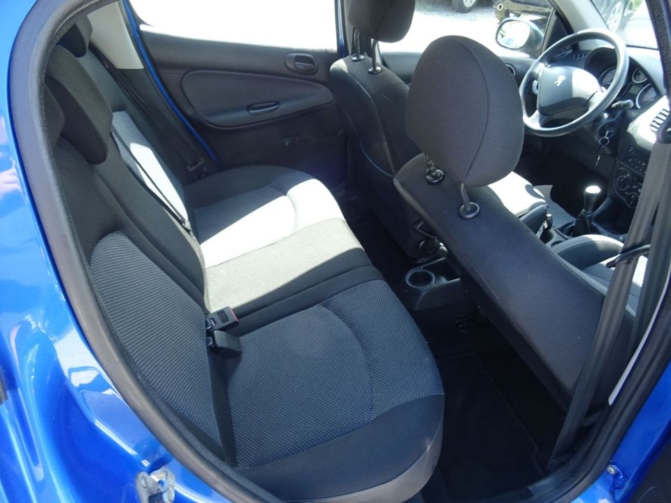 Peugeot 206 + Basis 1.1 60 Sportsitze Klima el.SP eFH in Ismaning