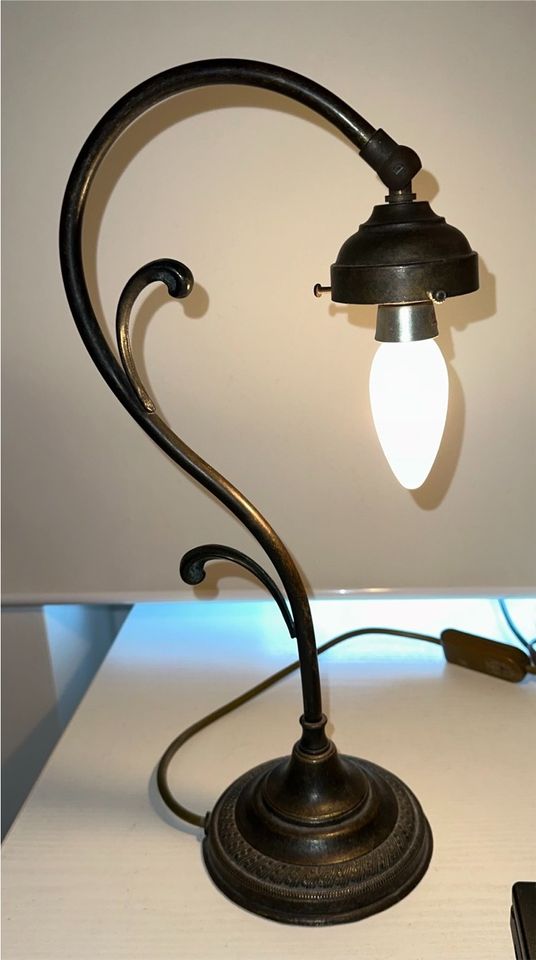 Alte Antike  Messing Lampe Tischlampe in Schwerin