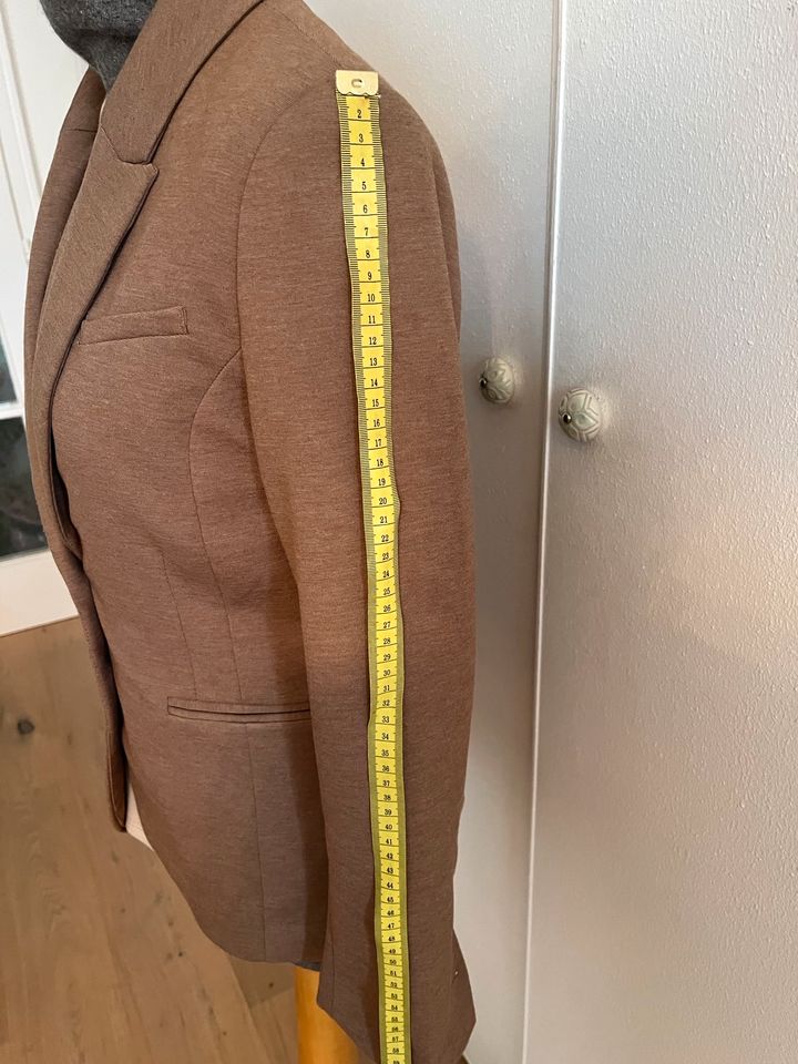 Sportlicher Blazer H&M Gr.40 beige in Essen