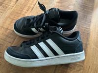 Adidas Sneaker  Gr. 40 2/3, kaum getragen, Top Zustand Berlin - Tempelhof Vorschau