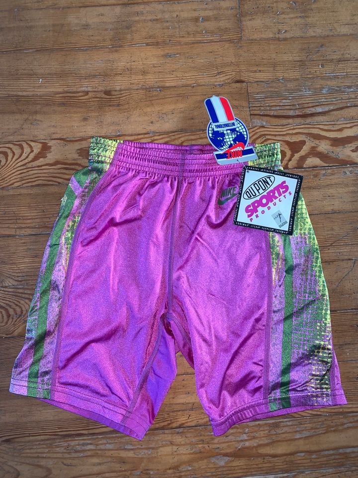 Pinke 80er Jahre vintage Glanz Radler Leggins Shorts von Nike in Bayern -  Immenreuth | eBay Kleinanzeigen ist jetzt Kleinanzeigen