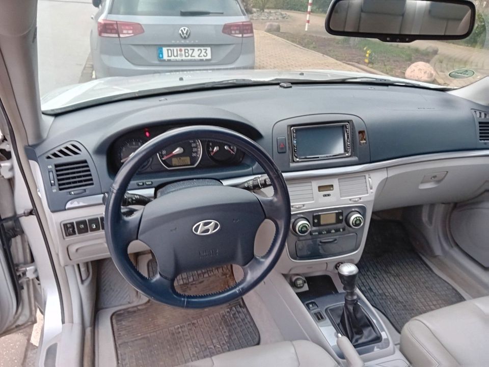 Hyundai Sonata 2.4 GLS "Vollleder,AHK,SHZG,Navi.." in Duisburg