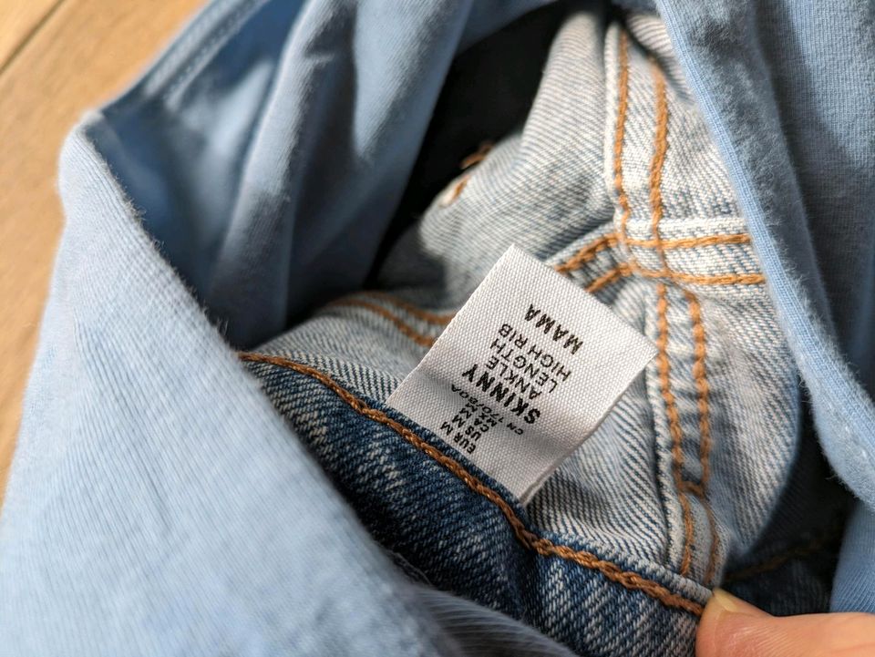 Umstandskleidung, Schwangerschaft, Jeans, Shirts, 36/38 bzw M in Waldbronn