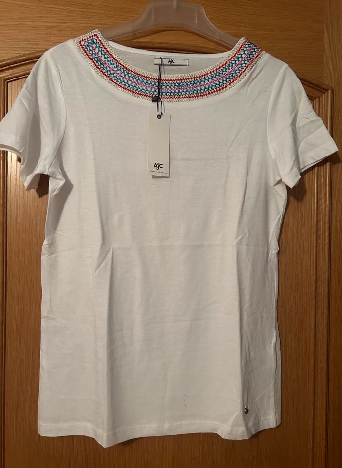 ist Oranienburg | jetzt am Kleinanzeigen Brandenburg T-Shirt Ausschnitt, Kleinanzeigen - mit farbiger Stickerei in Gr. eBay 32/34 AJC