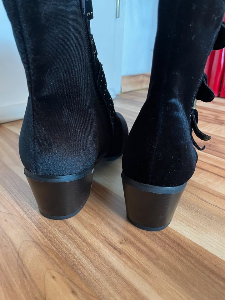 Damen Schuhe Forever 21 schwarz Stiefelletten Samt Größe 40 in Bassum