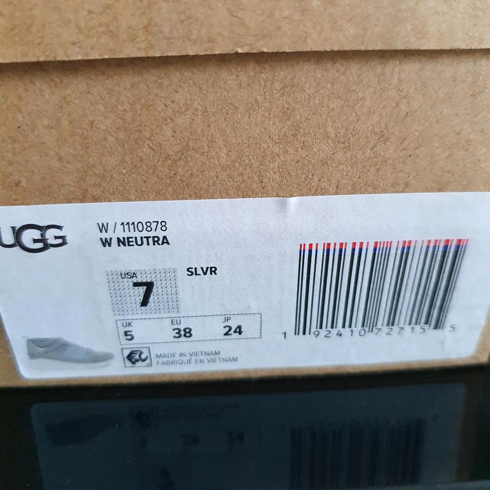 UGG Sneaker , Neu im Karton. Gr. 37, 5 in Bochum