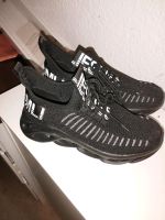 Turnschuhe schwarz weiß Neu Gr 40 Hessen - Kassel Vorschau