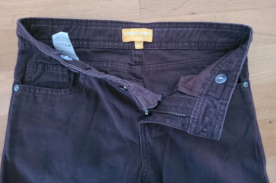 Charles Vögele Jeans braun 140, Hose, straight, gerader Schnitt in Weil der Stadt