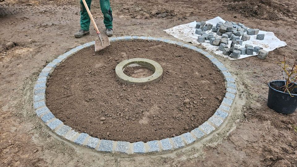 GalaBau bietet Pflasterarbeiten (Terasse, Zufahrt), Zaunbau, in Rostock