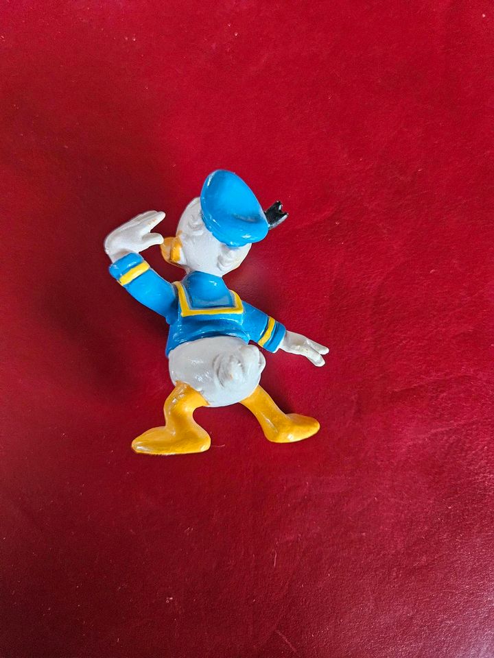 Walt Disney Figur Donald Duck in Bosenbach