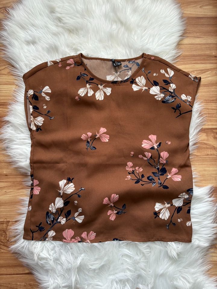 Vero Moda Shirt Bluse Blumen Gr. S in Eime