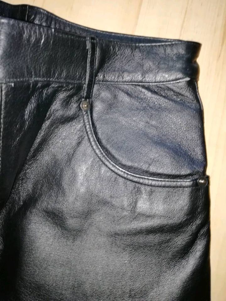 Lederhose, Glattleder, schwarz, neu, von Louis ca. Gr. 34 / Gr. S in Travenbrück