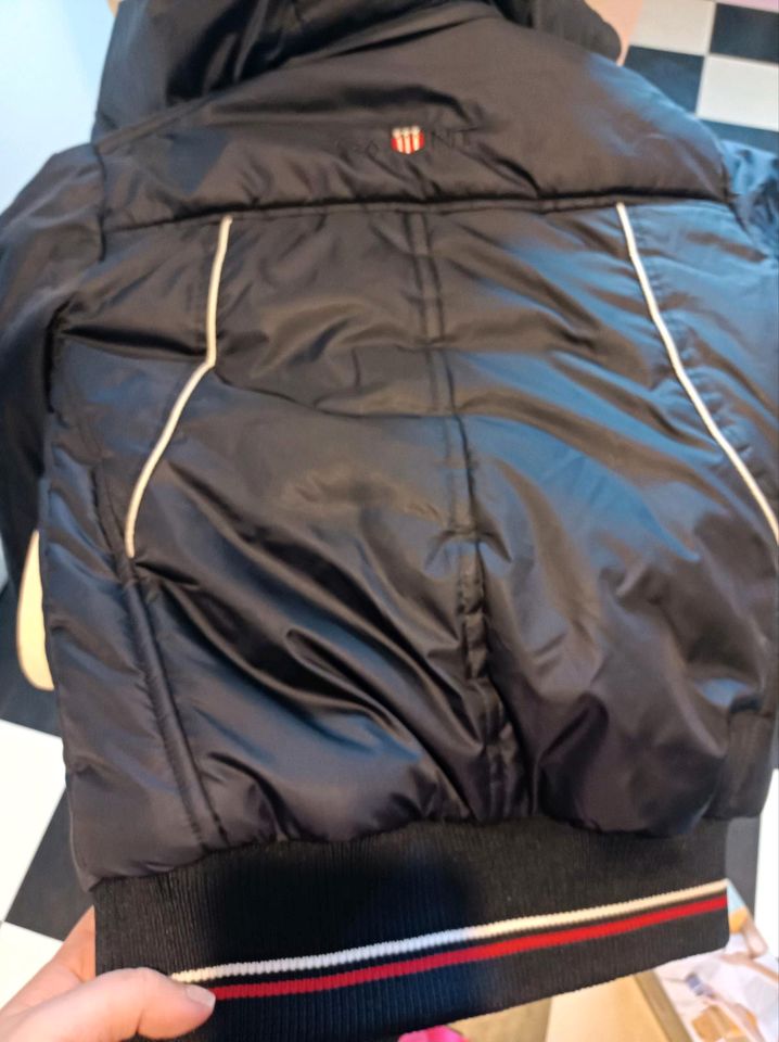 ‼️ Original GANT dicke Winterjacke in 110 - TOP Zustand ‼️ in Berlin