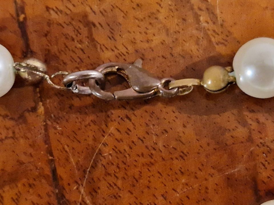 Perlenkette Modeschmuck, ca. 86 cm, mit Verschluss in Montabaur