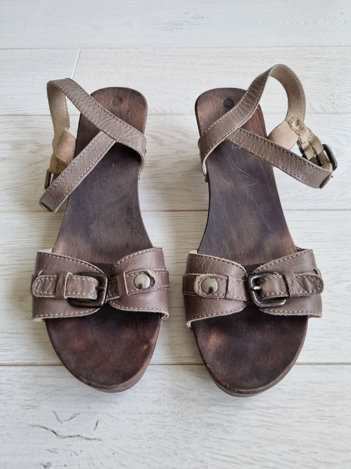 SOFTCLOXS / Clogs / Sandalen / Größe 40 / grau / Leder in Bad Eilsen