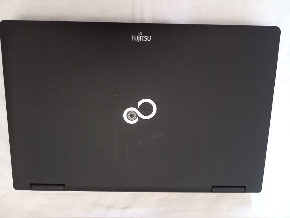 Fujitsu Lifebook E751 15,4“ mit Intel Core i5-2520M mit 4×2,50GHz in Dresden