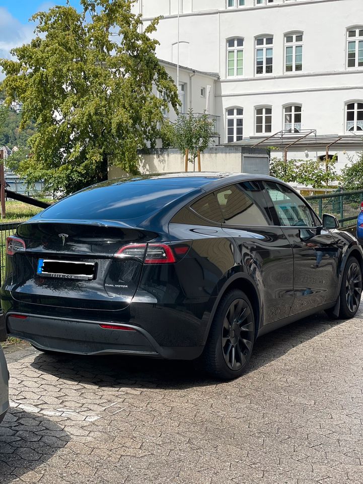 Tesla Model Y Long Range LR MiC 20“ Induction AHK Schwarz Schwarz in Düsseldorf