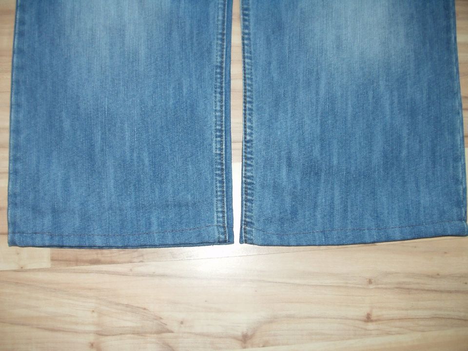 Levis 501 Jeans , W36 / L34 ( gekürzt auf L30) , blau in Neuenkirchen
