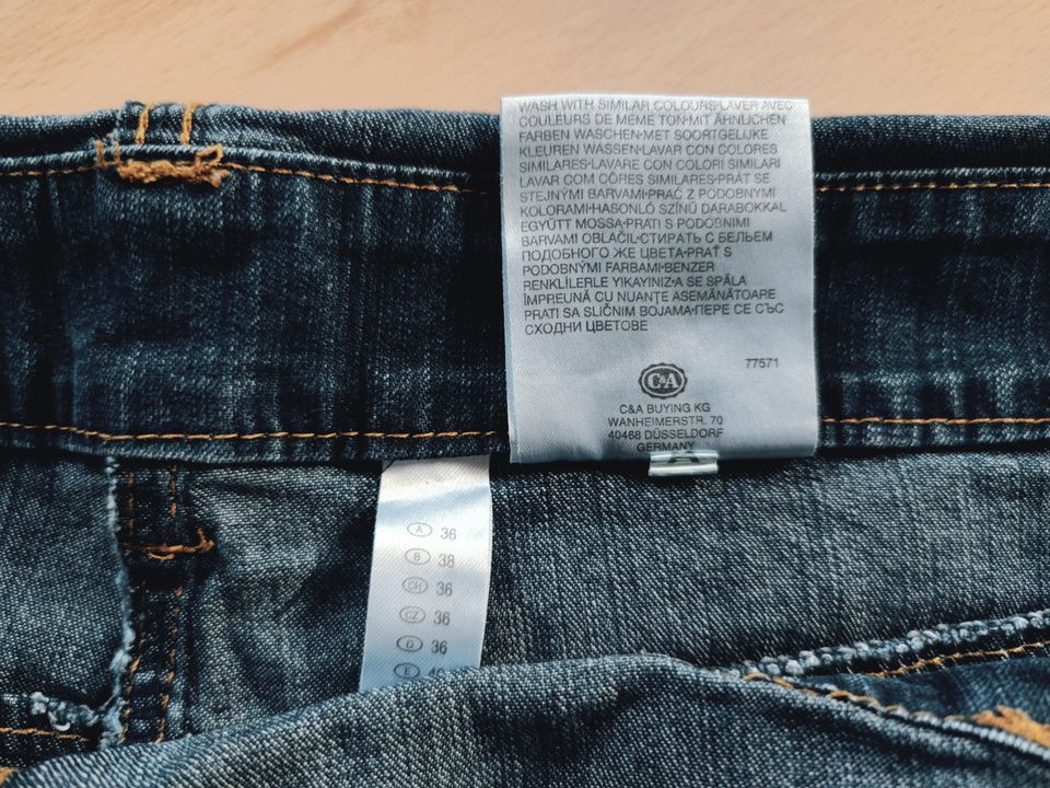 Umstandshose Latzhose Jeans Schwangerschaft Gr.36 C&A in Thermalbad Wiesenbad