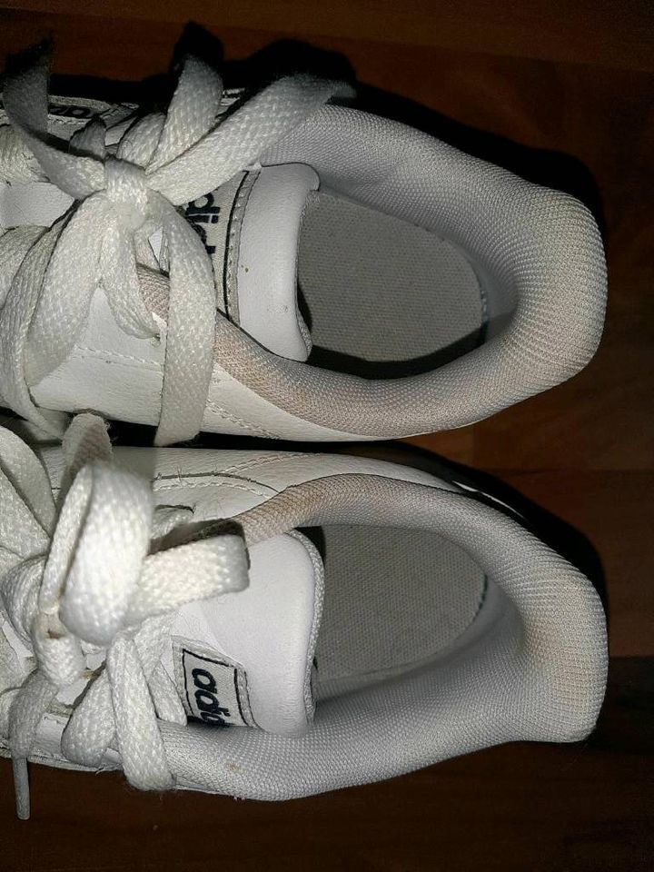 Adidas Sneaker, weiß, Gr. 35,5 in Partenheim