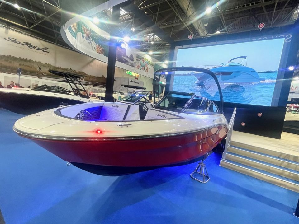 Sea Ray 210 SPX 2024 NEUES MODELL JETZT BESTELLEN FÜR 2024 in Berlin