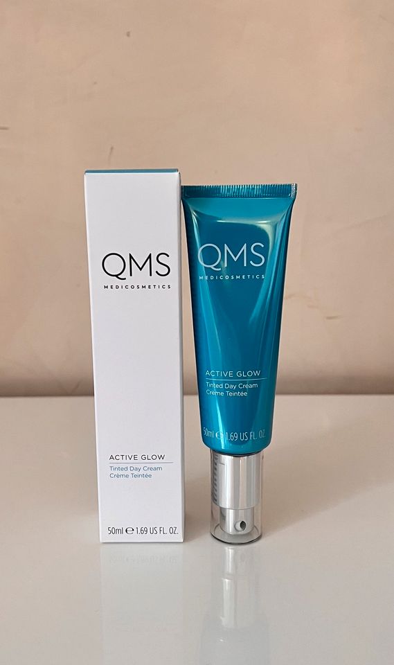 QMS Cosmetics Gesicht Set mit Tasche in München