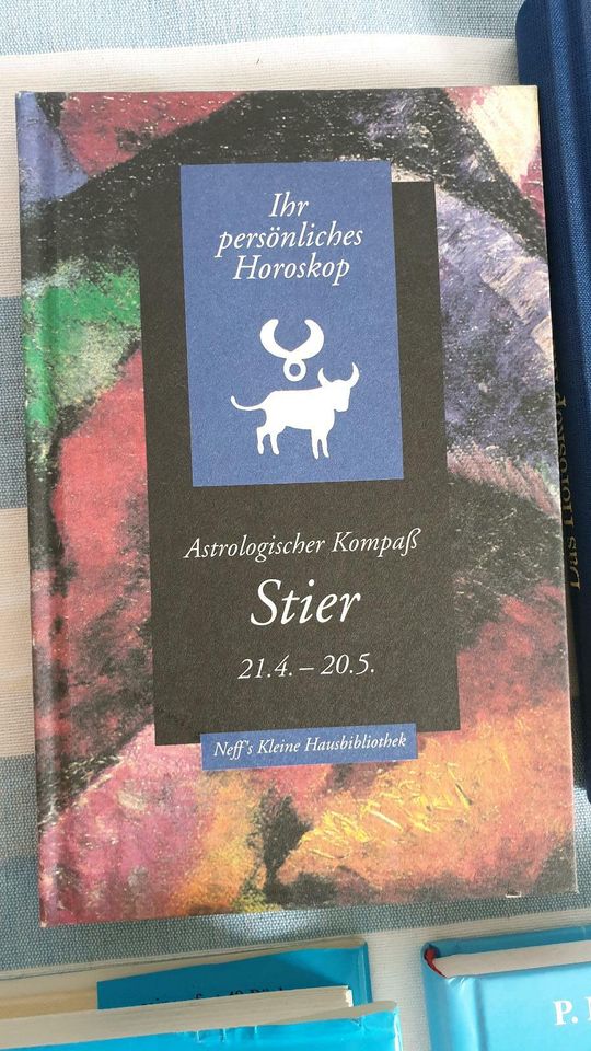 Buch Sternzeichen Horoskop Waage Stier Konvolut in Ummendorf