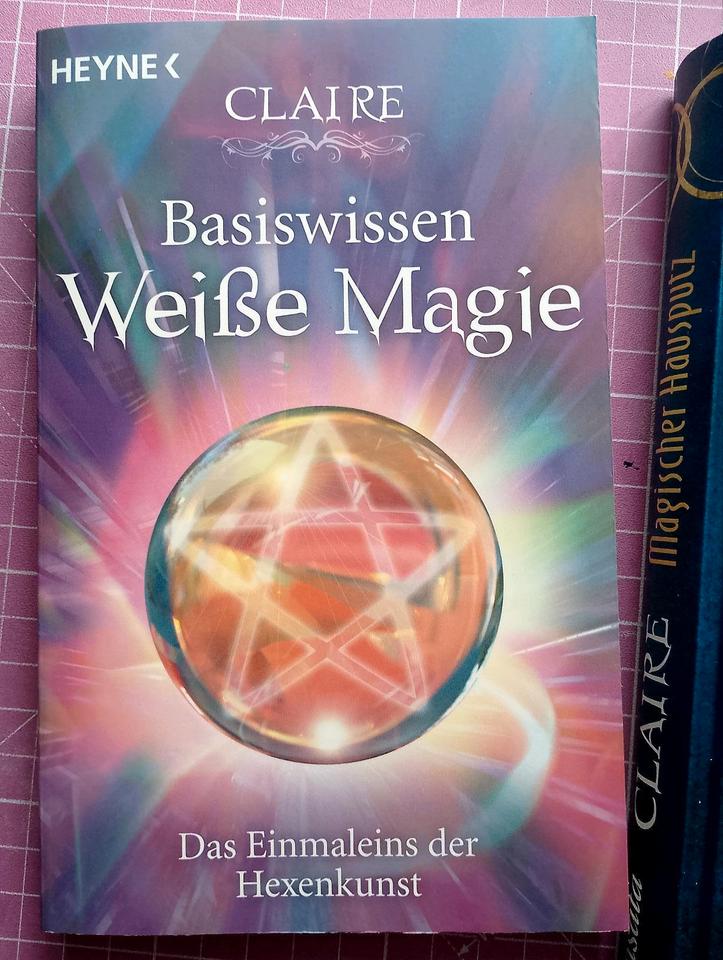 Claire Magie der Hexen Basiswissen weiße Magie Hausputz Buch in Riesbürg