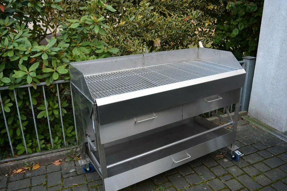 XXXL 1260 x 500 - Profi,Gastronomie ,Edelstahlgrill,Holzkohlegril in Bielefeld