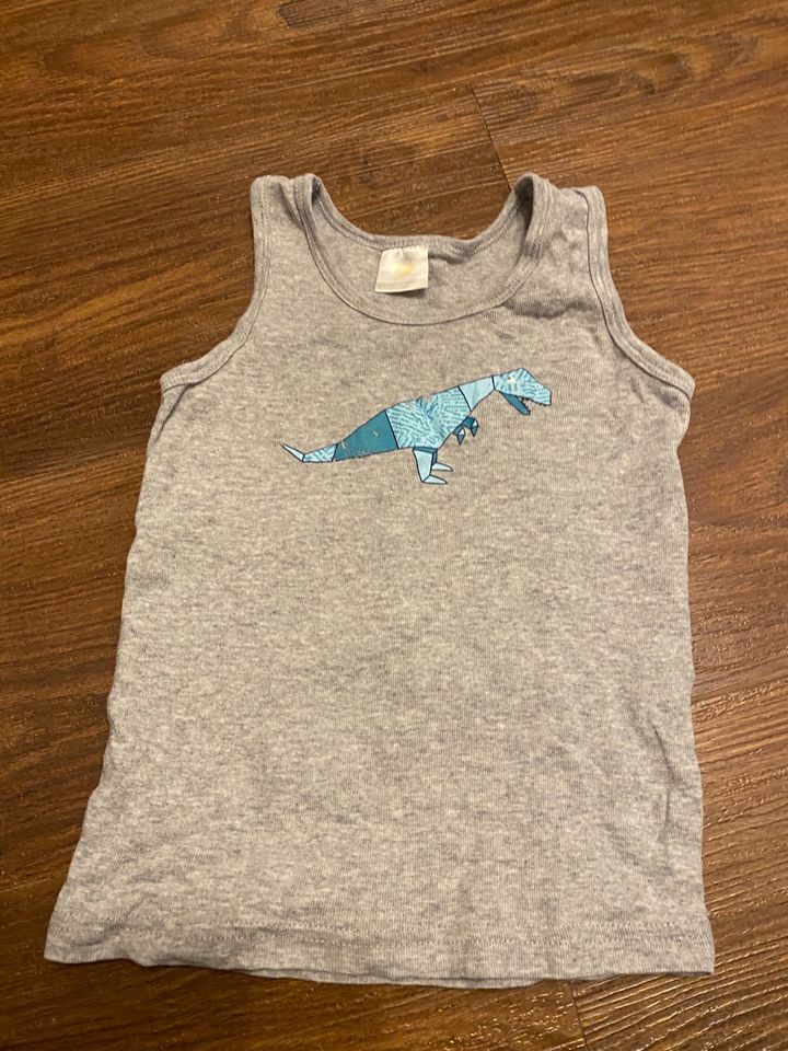 2 Unterhemden / Achsel-Shirts von Kids, Größe 98/104, Dino-Motiv in Hirschaid