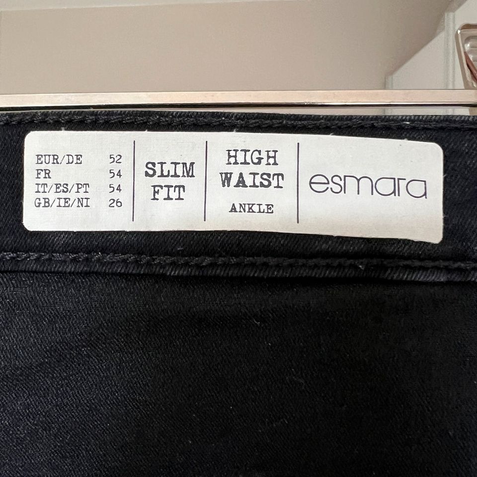 Esmara schwarz Jeans Damen Hose Baumwolle Gr. 52 in Helvesiek