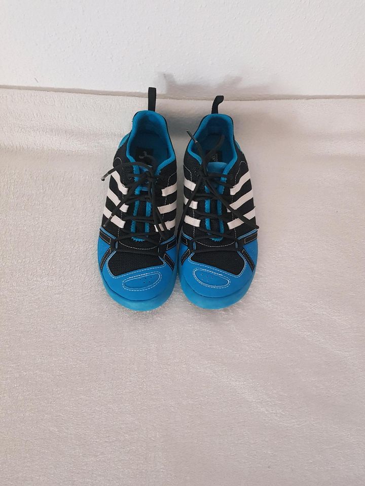 Adidas Schuhe/Sportschuhe/ in Tuntenhausen