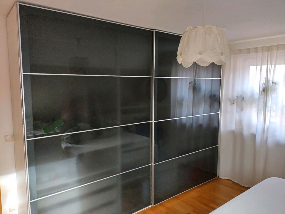 IKEA Pax "Uggdal" Glasschiebetüren 2x 150x236 (300x236) Schwarz in Buchloe