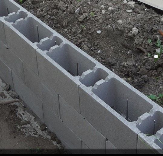 Stützmauer 8m x 1,25m Betonschalungsstein betonieren in Feldberg