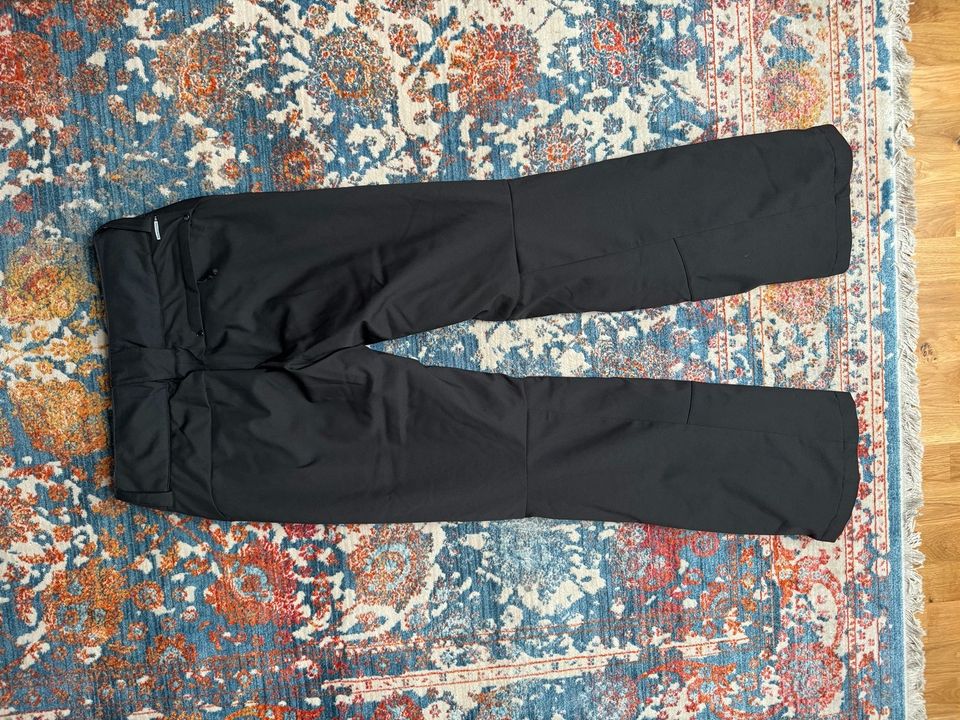 Salomon Skihose Damen Gr. M - wie neu NP: 200€ in Monheim am Rhein