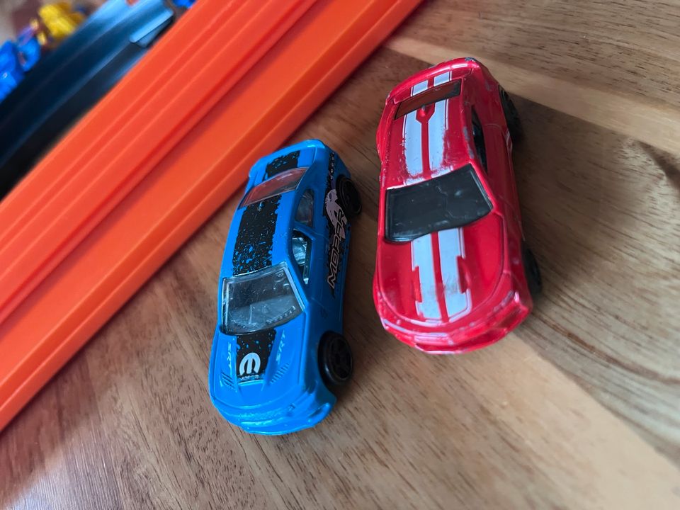 Hot Wheels Rally Set mit 2 Autos in Westerholt