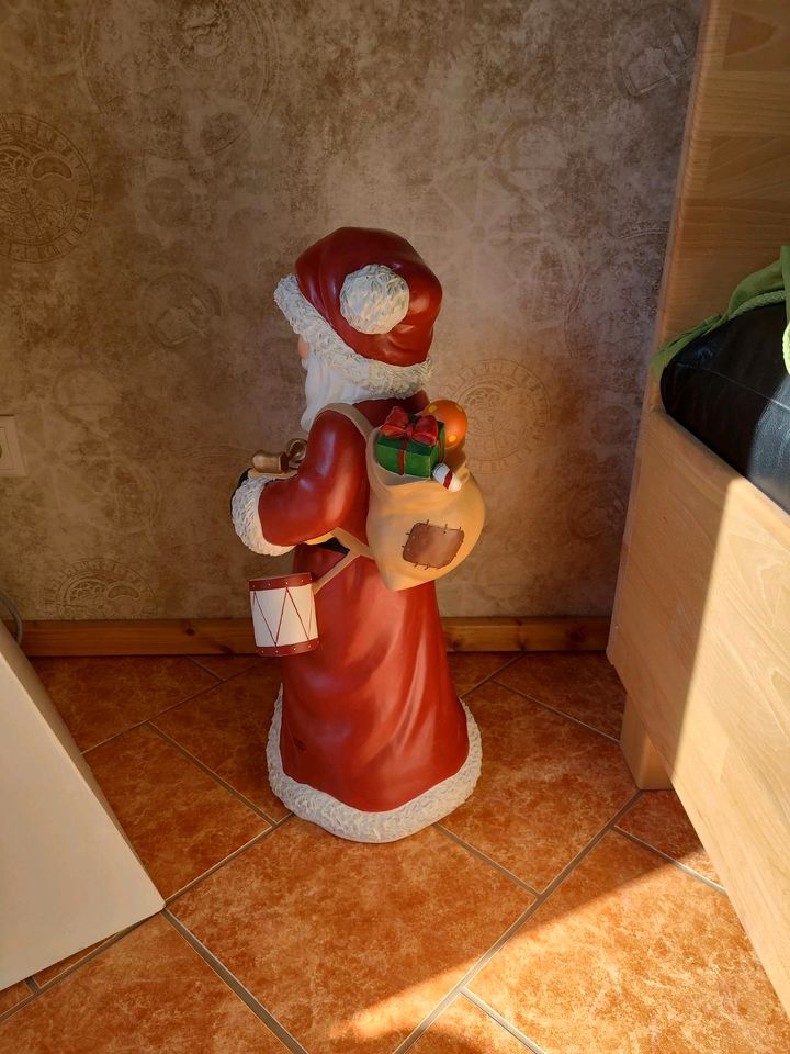 Goebel, großer Weihnachtsmann mit Windlicht in Lemwerder