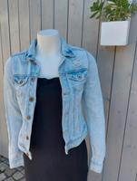 Damen Jeansjacke hellblau Sachsen - Lommatzsch Vorschau