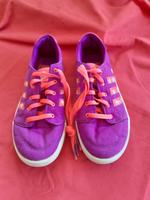 Sneakers von adidas, für Pinkfans unabdingbar, Gr. 36 Hessen - Butzbach Vorschau