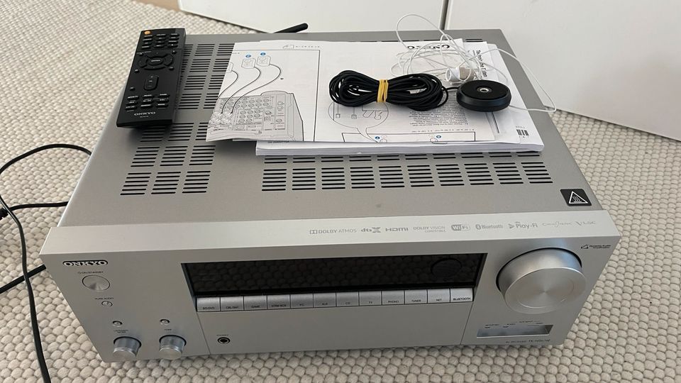 Onkyo Receiver silber silver, in München