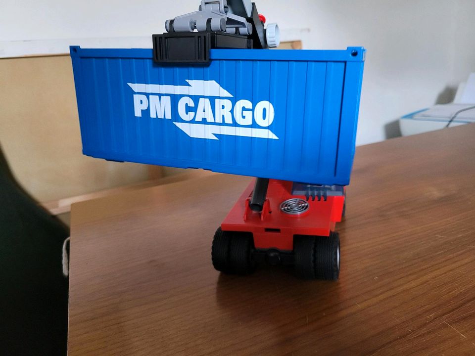 Cargo 07 Lader von Playmobil mit Container in Siegen